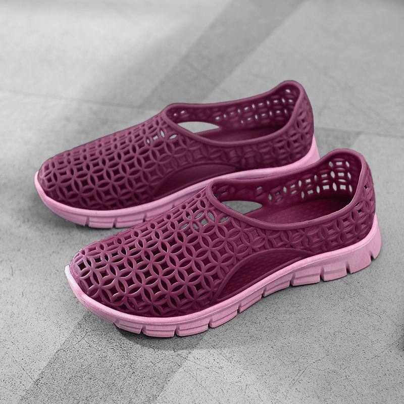 No foot smell latex hole shoes female breathable mother sandals soft bottom nurse shoes do not wear feet mesh Vietnamese slippers summer