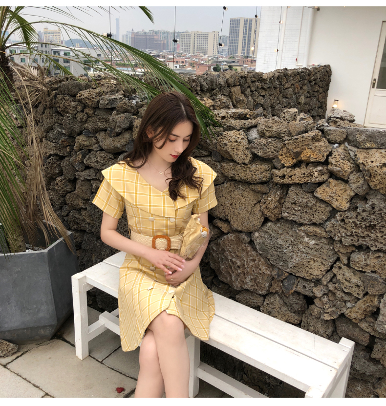 VK旗艦店 韓系復古雙排扣娃娃領黃色格子收腰短袖洋裝