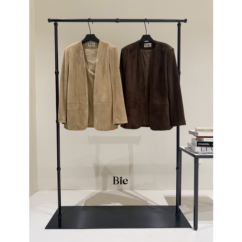Biebianyemaillard Suede Collarless Blazer for Women, High-End Autumn Loose Shoulder-Padded Silhouette Suit Biebianyemaillard Suede Collarless Blazer for Women, High-End Autumn Loose Shoulder-Padded Silhouette Suit