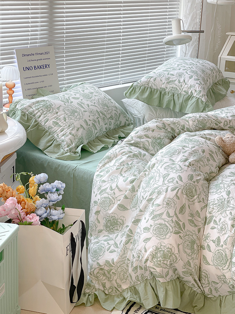 Sleep well hand-painted camellia four-piece cotton quilt cover simple dormitory 1 2m bed sheet fresh lotus leaf