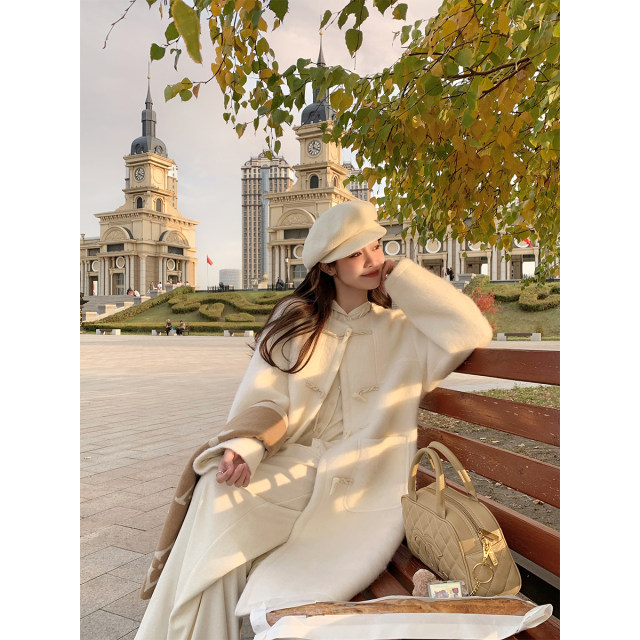 FF BLUE 富家千金风范 牛角扣毛呢奶白色外套拉毛厚实长款大衣冬