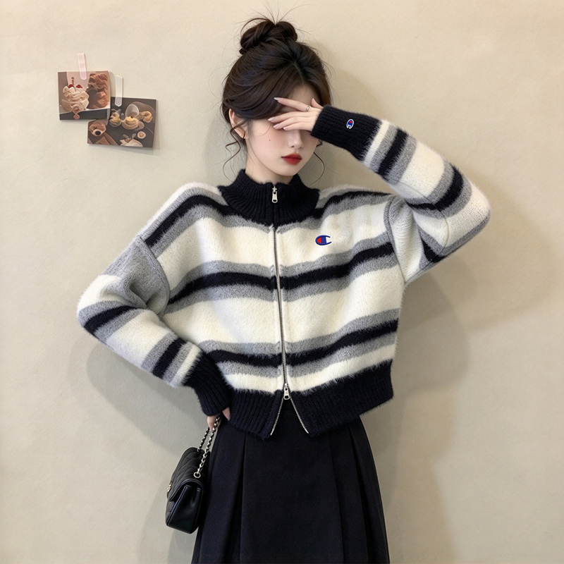 Japanese Style Champion Short Striped Sweater for Women 2026 Autumn and Winter New Thickened Mink Velvet Zipper Knit Cardigan Jacket