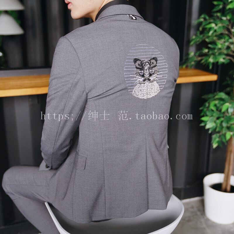 Quạt quý ông 2018 Thời trang châu Âu và Mỹ mới trình diễn thời trang thêu cao cấp suit nam