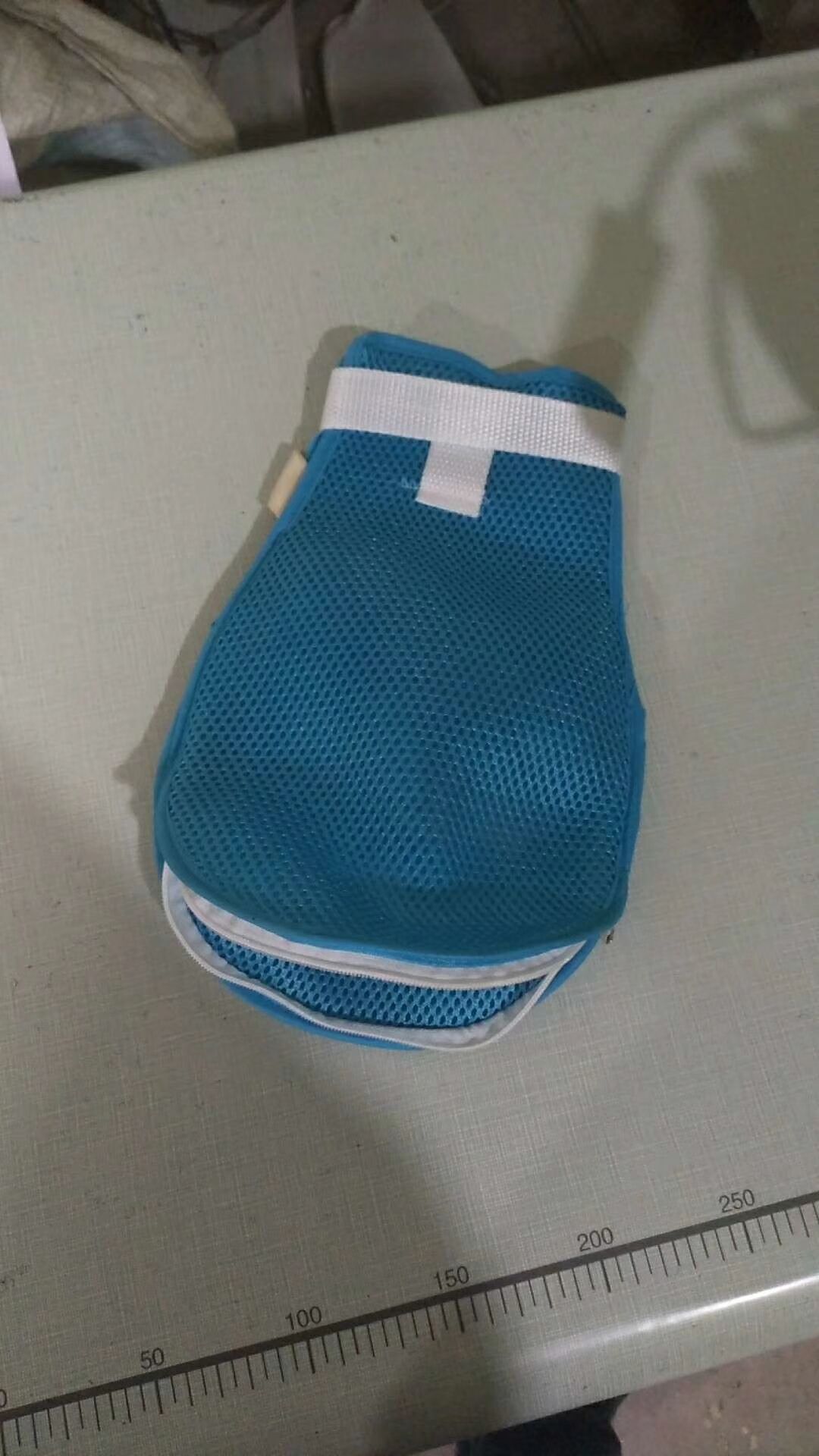 卧床防拔管约束手套 老人手部固定波板手套 家用防自伤约束装置