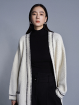 MARYME Tsuen Young wool black and white coloured hand embroidery thickened fish scaly weaving method V - collar belt medium and long knitted sweater