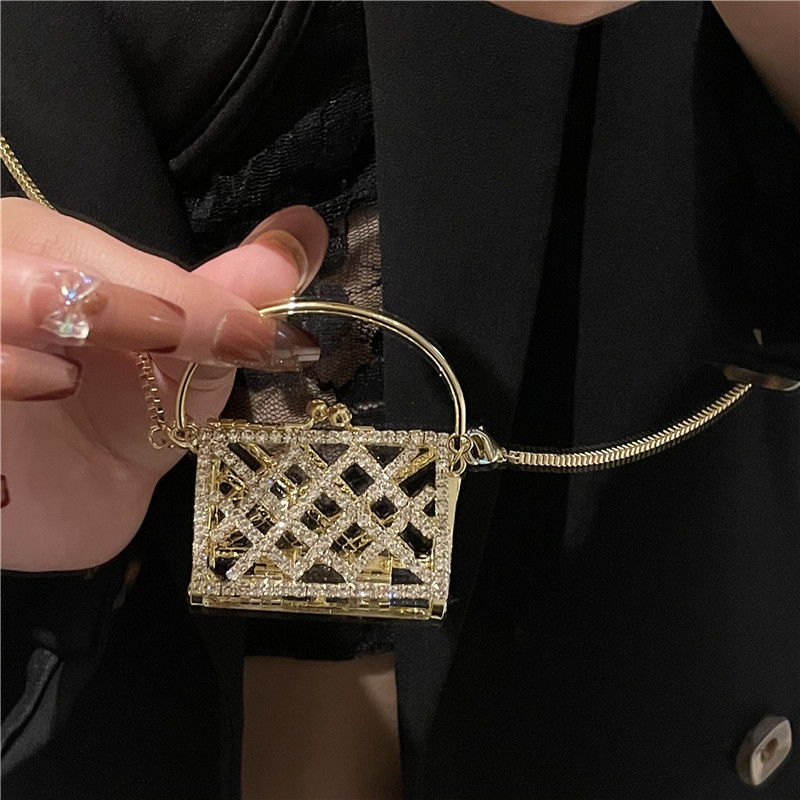 2021 Trendy Fashion Chain Crossbody Party Bag for Women, Internet Celebrity ins Sparkling Diamond Necklace Summer Trendy Mini Earphone Bag