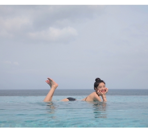 Màu đỏ ròng với cùng một đoạn Big Xiêm bikini bikini nhỏ ngực nhỏ tụ tập để che bụng thon gọn nước nóng tắm phù hợp với phụ nữ đồ bơi nữ một mảnh