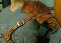 Cortical Roman gladiator protective shoulder to practice the shoulder protector