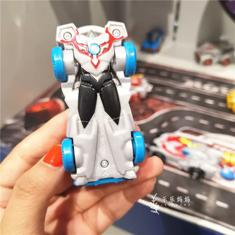 Bandai, Ultra, японский Ультрамэн Тига, монстр, трансформер, игрушечная машина, (Physicals)