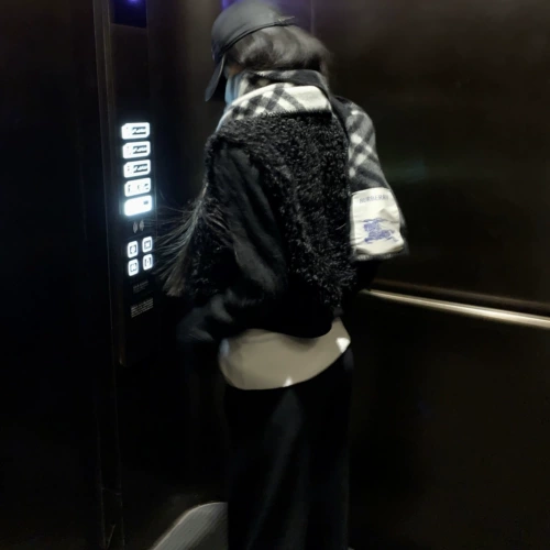 021ope оригинальный частный сервер ретро трикотажные строчки экологически чистый меховой воротник-стойка искусственная короткая шуба из двух частей