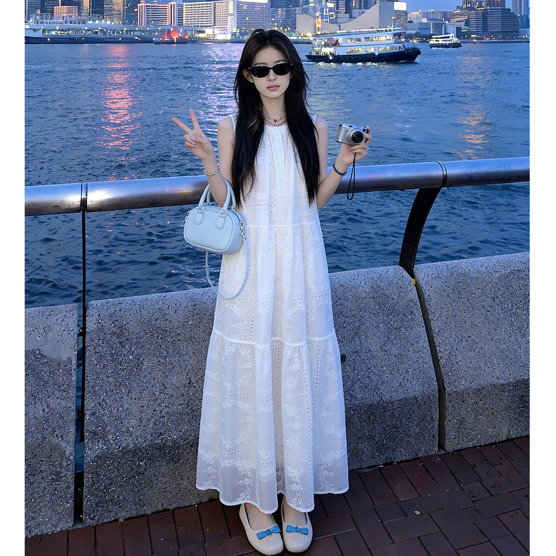 French-Style Heavy-Duty Hollow-Out Jacquard Sleeveless White Embroidered Dress for Women, This Year's Super Beautiful and High-End Elegant Dress French-Style Heavy-Duty Hollow-Out Jacquard Sleeveless White Embroidered Dress for Women, This Year's Super Beautiful and High-End Elegant Dress