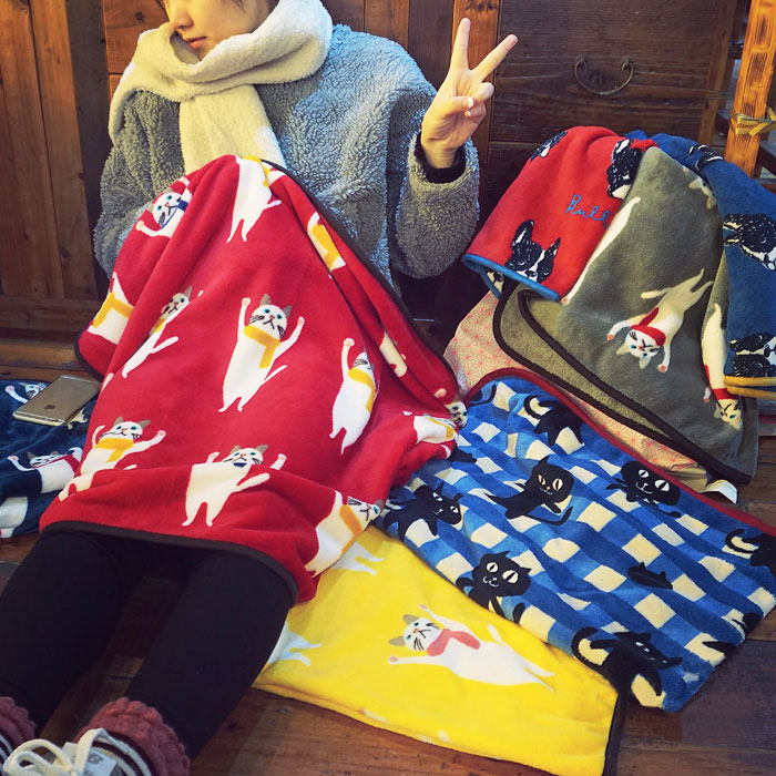 Winter cute nap blanket with thickened coral office sofa covered with a small blanket for a single woman lovely