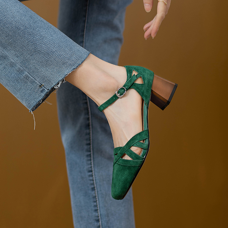 Fashionable Closed-Toe Sandals for Women, Fairy Style, 2026 New Summer French Style, Chunky Mid-Heel, Single Strap High-Heeled Shoes