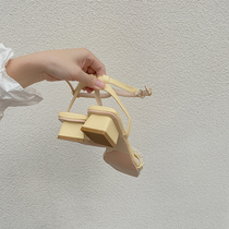 Retro gentle wind and cool shoes can be salty and sweet ~ mortals are full of sexy and charming