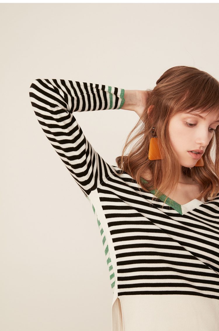 Lily2019春新款女装商务收腰版条纹毛针织衫