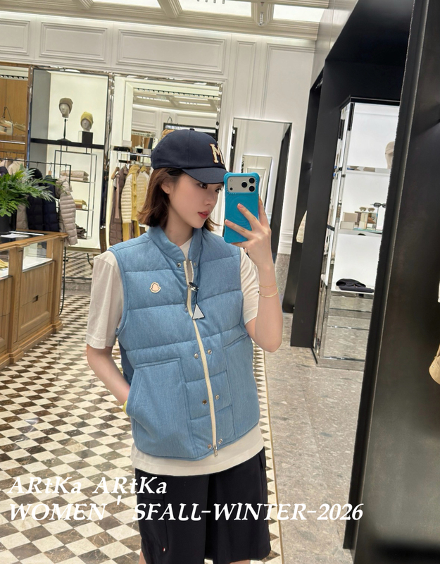 Artka Autumn and Winter Luxurious Feel! Logo Letter Stand Collar down Jacket Sleeveless Vest Elegant Young Lady