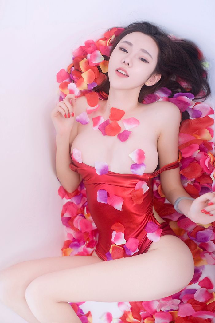 图片[39]-酥胸美人萌琪琪半裸艺术照行为极其大胆-美图写真论坛-文娱论坛-ACG资源社区