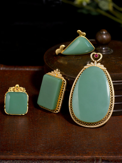 [Pre-Release] Xinjiang Natural Jasper Laokeng Pink Green Wushi Brand Duck Egg Green 18K Gold Inlaid Pendant Zhao Ge Jingjie