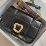 Сумка через плечо, цепь, небольшая дизайнерская акриловая сумка подмышку, в стиле Шанель, коллекция 2023, из натуральной кожи, на цепочке, тренд сезона