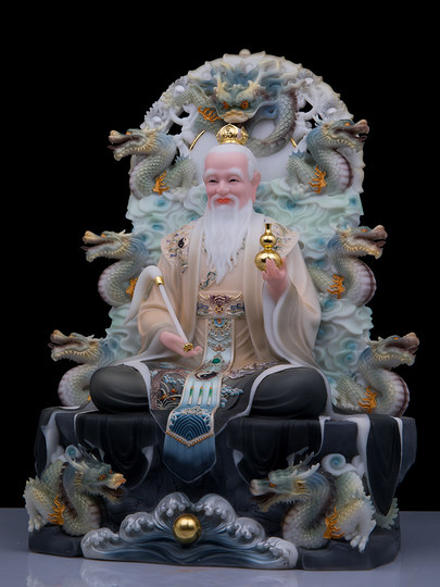 Die weiße Marmorstatue des taoistischen Vorfahren der Sanqing-Dynastie, des Höchsten Laojun, der moralische spirituelle Schatz der Yuan-Dynastie, der Vorfahre der Vorfahren, die Anbetungsornamente in der Eingangshalle