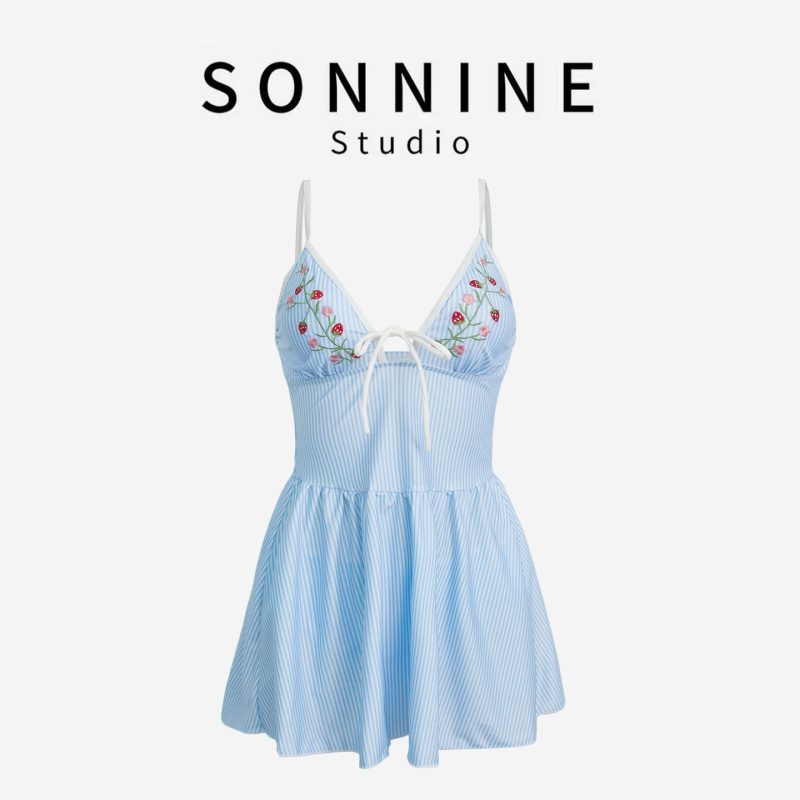 Sonnine Women's Swimsuit, French Sweet Style, Embroidered with Small Strawberries, Strap One-Piece Dress, Makes You Look Fairer and Slimmer, Suitable for Vacation and Hot Springs Sonnine Women's Swimsuit, French Sweet Style, Embroidered with Small Strawberries, Strap One-Piece Dress, Makes You Look Fairer and Slimmer, Suitable for Vacation and Hot Springs