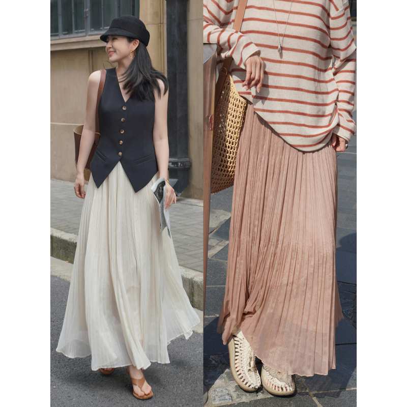 Lmuni Fa Sanmu's "Flowing Skirt: Flowing Pleated Skirt with Three-Dimensional Pleats, Slimming and Flowing, Long Pleated Flared Skirt