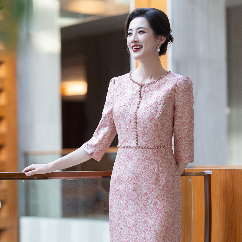 Elegant and Age-Reducing Cheongsam for Mother-In-Law's Wedding Banquet, Mid-Sleeve Autumn Dress for Mother-In-Law, High-End and Grand Elegant and Age-Reducing Cheongsam for Mother-In-Law's Wedding Banquet, Mid-Sleeve Autumn Dress for Mother-In-Law, High-End and Grand