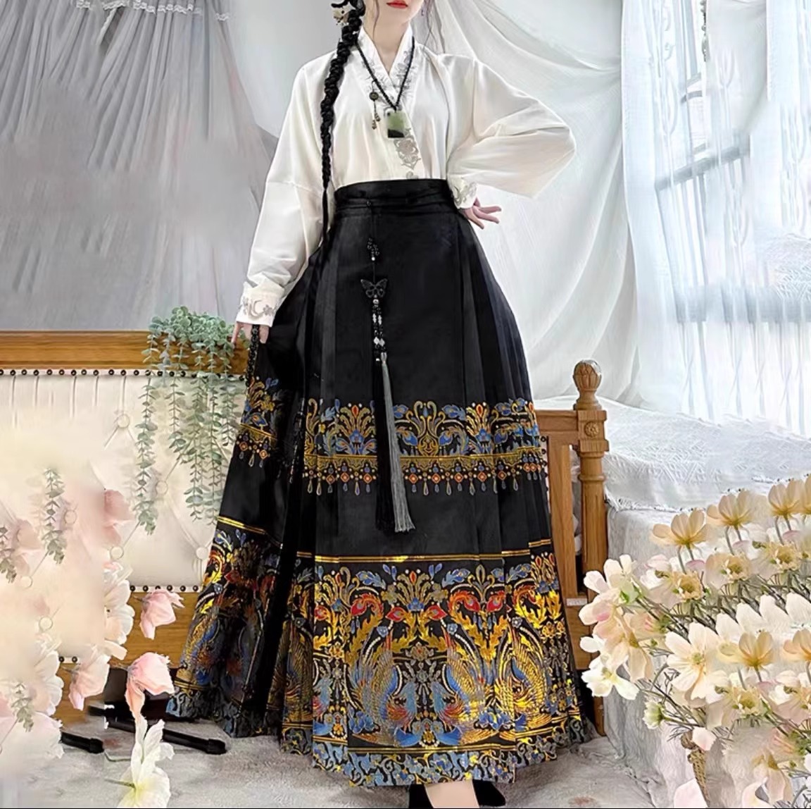 池夏花と酒月兎鳴奏曲　中国漢服　明製短袄仿粧花织金馬面裙　刺繍　女　秋冬 唐织韵【星鸾】织金妆花马面裙明制汉服重工刺绣飞机袖新款中国风