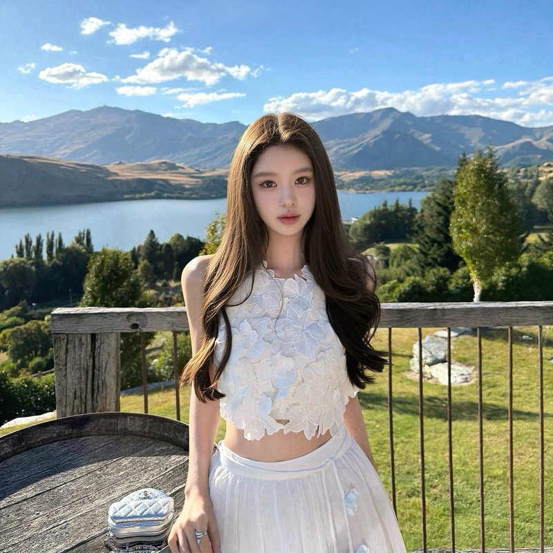 Good Morning, Fanfan, "Queenstown" Short Heavy-Duty Three-Dimensional Floral Top + Tie-Up Midi Skirt Set Good Morning, Fanfan, "Queenstown" Short Heavy-Duty Three-Dimensional Floral Top + Tie-Up Midi Skirt Set