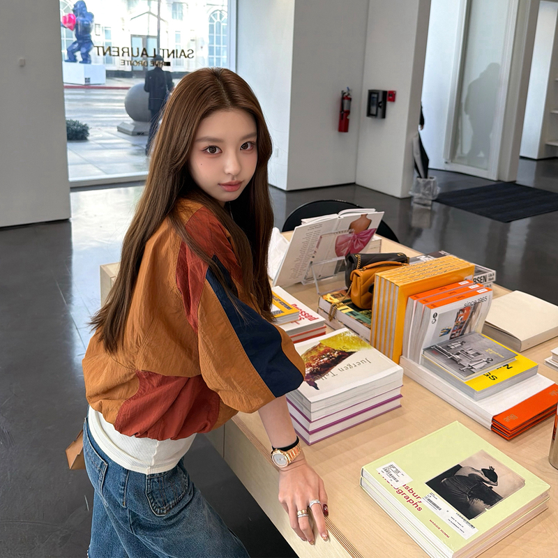 Good Morning, Fanfan, "Meizhou Blogger," Color-Blocked Multi-Panel Fishbone Shoulder Line Loose Pullover Jacket