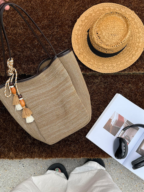 2026 Super Hot Braided Bucket Bag Women's Summer Large Capacity Commuting Versatile Handbag Casual Simple Shoulder Bag
