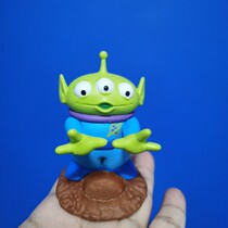 Three-eyed figurine ornaments