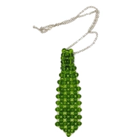 Галстук с зеленым бисером авокадо