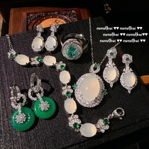 Year of the zodiac lychee jelly white chalcedony butterfly bracelet Shui Ling Shui Ling 18K gold plated green chalcedony safety buckle earrings