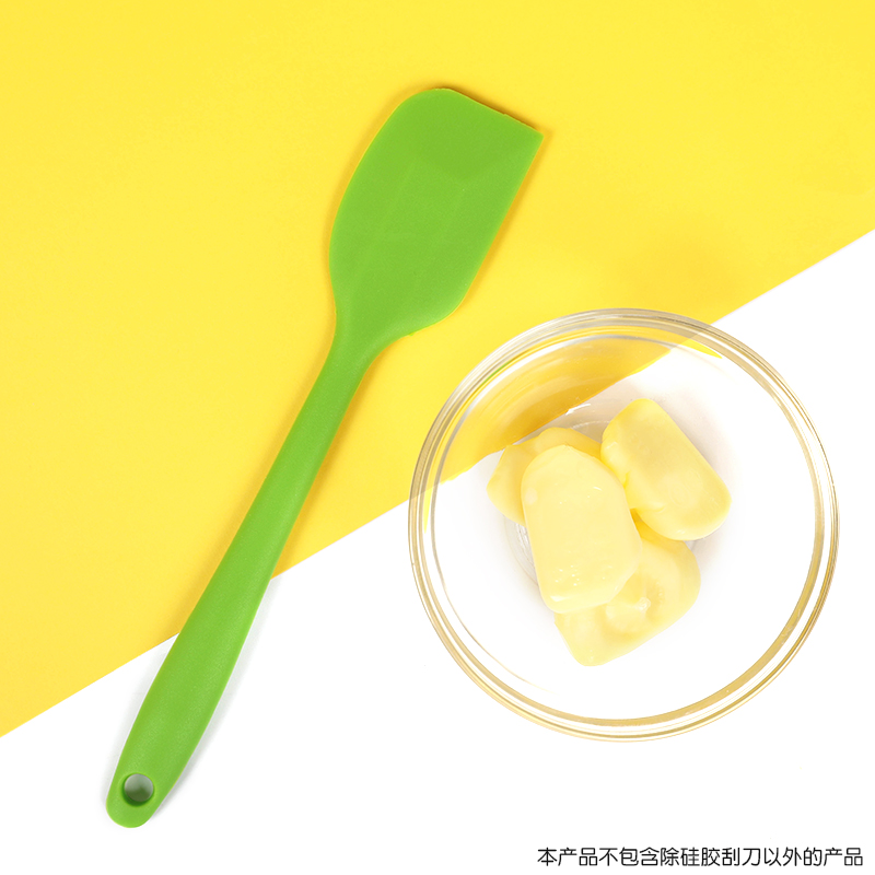 Mini new small one-piece silicone scraper is only the price of a small scraper(color random)