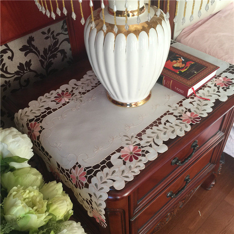 Factory direct selling European pastoral style high-end computer embroidery simple hollow tablecloth table flag dish pad coaster