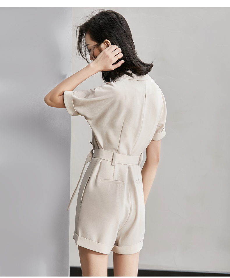 [136 nhân dân tệ mới] Fan Ximan 2018 mới jumpsuit mùa hè cao eo là mỏng phù hợp với cổ áo nữ quần short chuyên nghiệp quần áo nữ đẹp