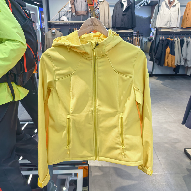 Mugod Softshell Jacket 2025 Autumn and Winter New Women's Outdoor Hiking Jacket Windproof Fleece-Lined Warm Hooded Jacket