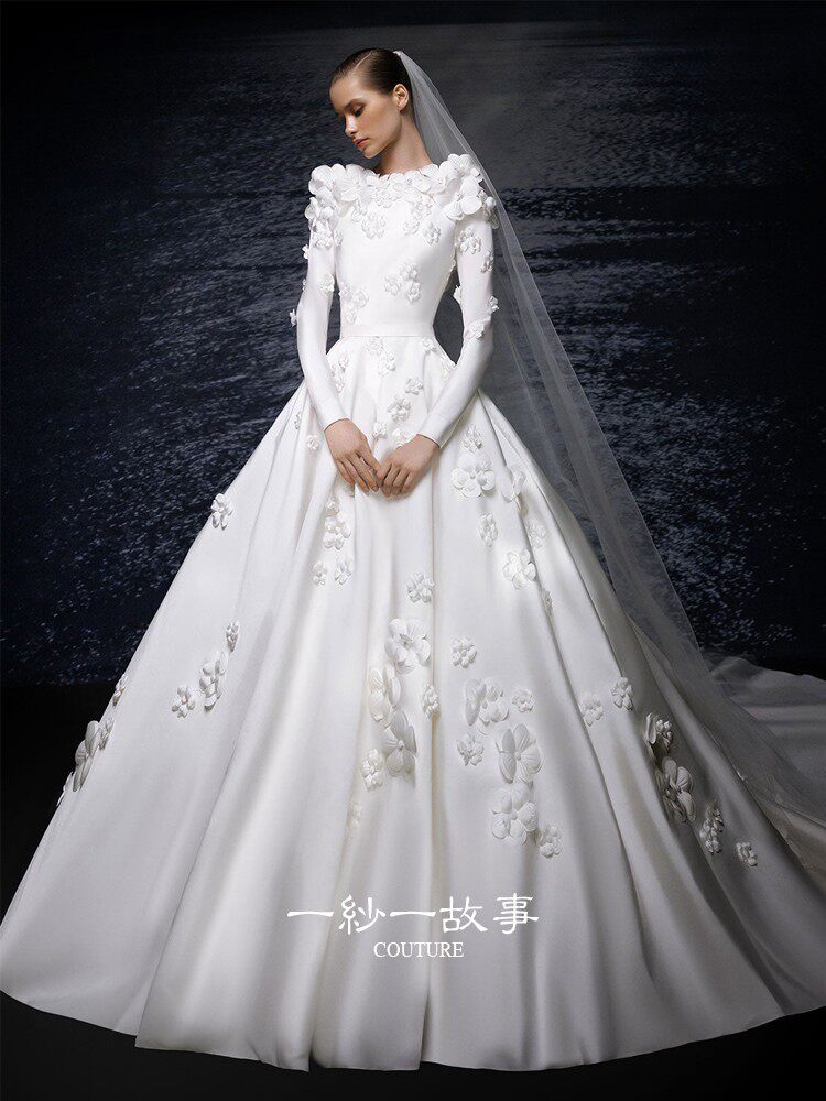 Elie Saab, простая атласная пышная юбка с длинными рукавами и шлейфом, супер сказочное объемное свадебное платье невесты с цветами в помещении и на открытом воздухе
