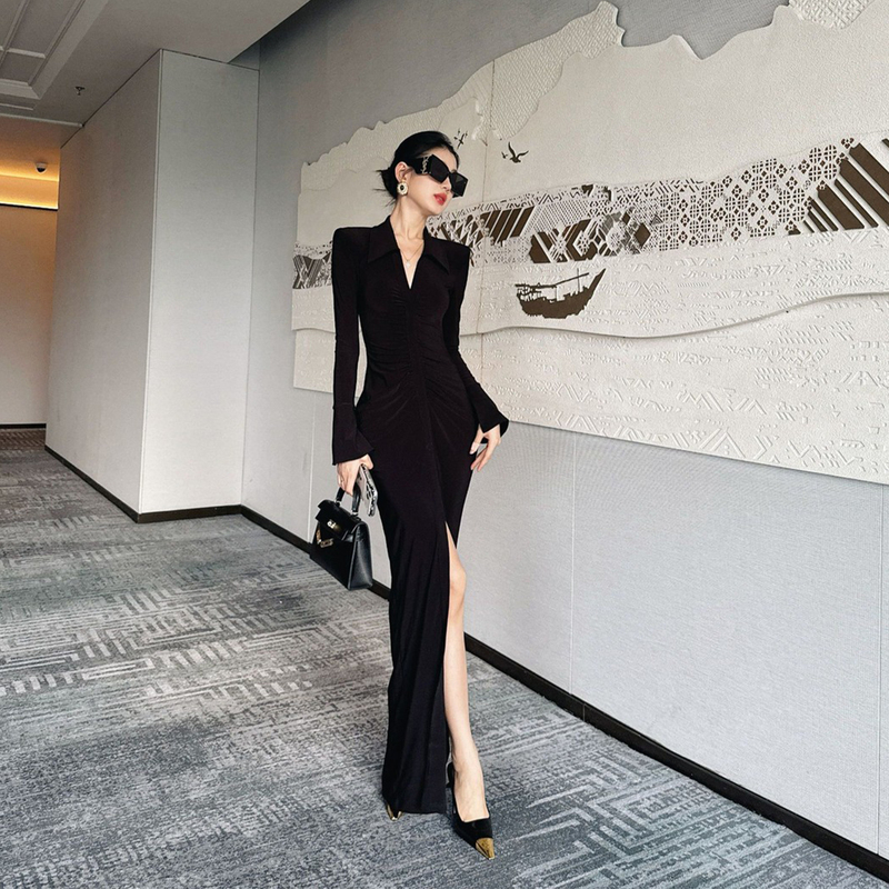 Elegant and Mature Style Black Long-Sleeve Dress with a Turn-Down Collar for Women, New Autumn Collection, Light and Sophisticated, Sexy, Ruched, Slit, Bodycon Dress