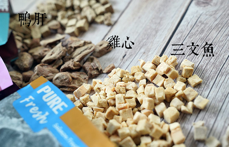Zoo 达 snack đồ ăn nhẹ đông khô mèo ăn nhẹ thịt gà dải thịt vịt thịt cá hồi mèo thú cưng - Đồ ăn nhẹ cho mèo minino 1.3 kg