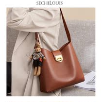 Commuter large capacity leather bucket bag women shoulder bag underarm bag 2021 New Fashion soft cowhide crossbody bag