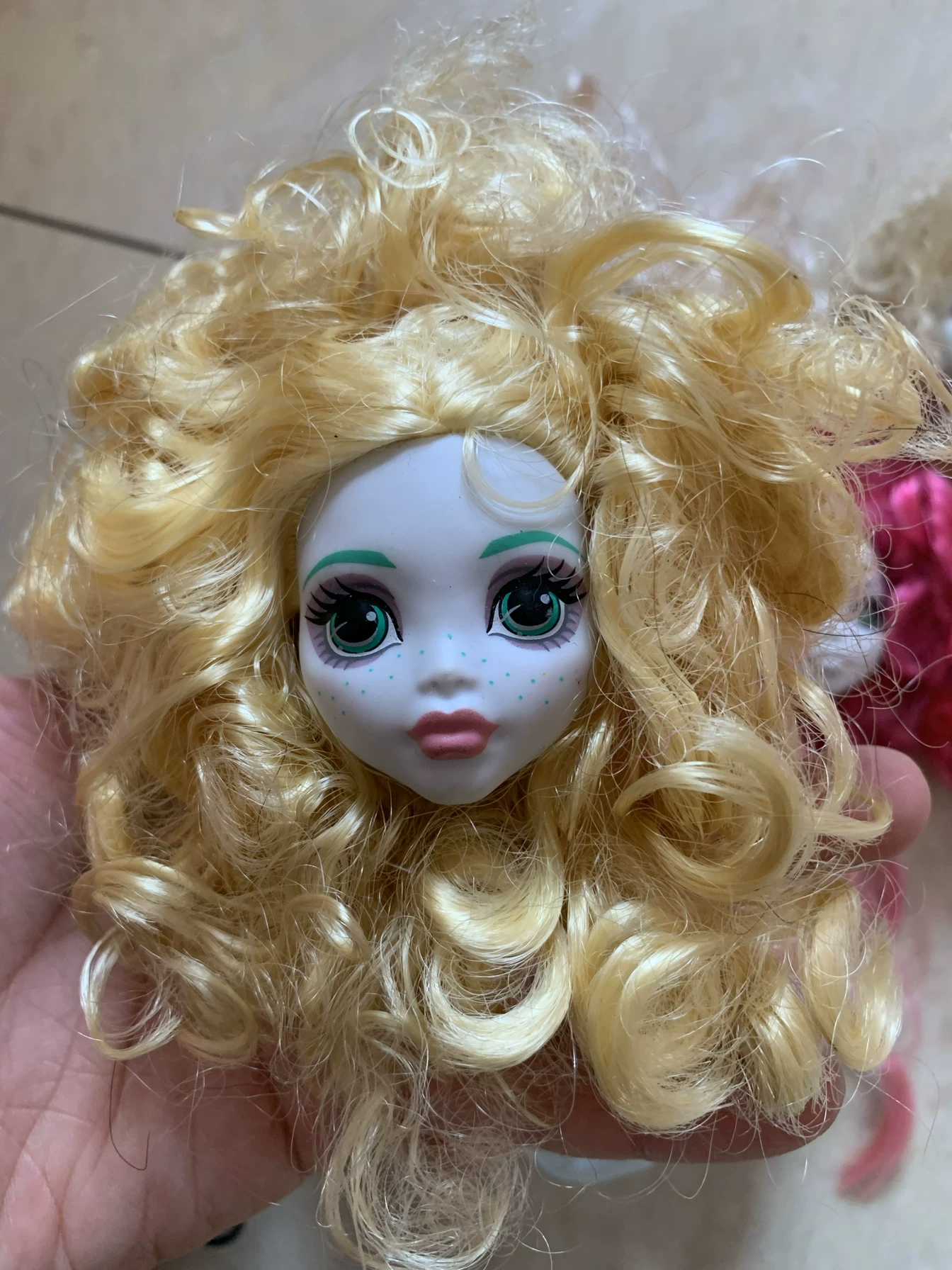 Набор туловищ для кукол (Monster High) в ассортименте — прозрачные и цветные запасные тела, разные образы