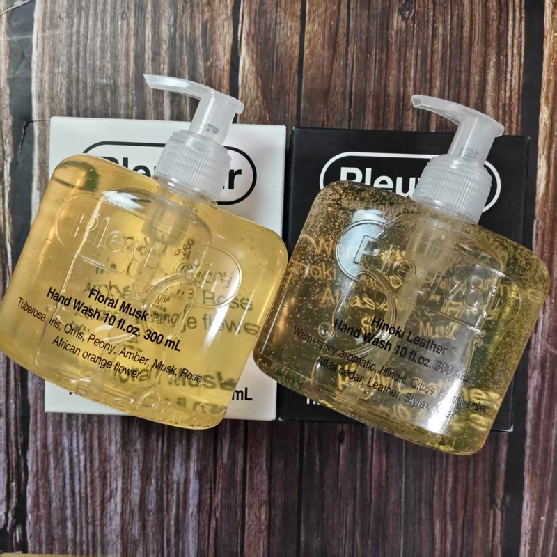 Pleuvoir Fragrance Hand Sanitizer Is Antibacterial, Cleansing, Moisturizing, Gentle and Long-Lasting, with Floral and Woody Fragrance Pleuvoir Fragrance Hand Sanitizer Is Antibacterial, Cleansing, Moisturizing, Gentle and Long-Lasting, with Floral and Woody Fragrance
