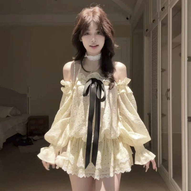 Sweet One-Shoulder Long-Sleeved Dress for Women in Autumn, French First Love Princess Tutu Skirt, Waist-Cinching Short Skirt for Petite Figures Sweet One-Shoulder Long-Sleeved Dress for Women in Autumn, French First Love Princess Tutu Skirt, Waist-Cinching Short Skirt for Petite Figures