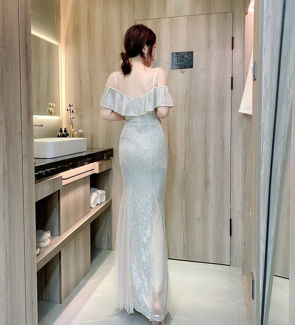 Evening dress female 2021 autumn and winter new French style niche temperament banquet suspender fishtail high-end celebrity dress