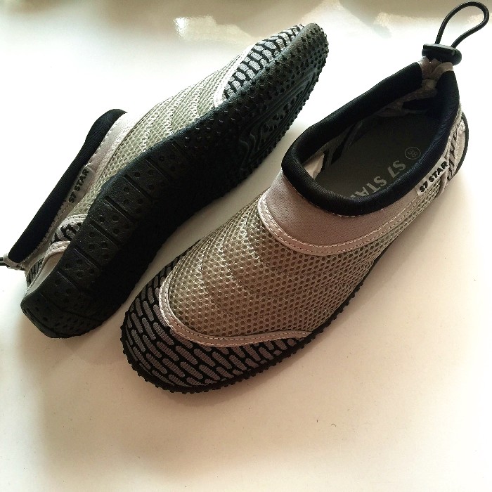 Flawed drifting shoes men's non-slip wading shoes upstream shoes outdoor diving snorkeling shoes breathable swimming shoes beach shoes