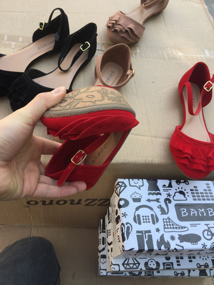 Châu Âu và Mỹ duy nhất khóa một từ rỗng với đôi dép bằng phẳng ren sen bitis hunter sandal