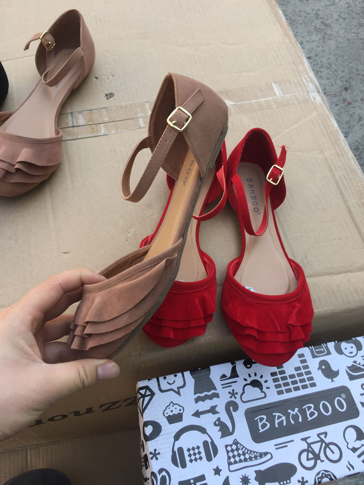 Châu Âu và Mỹ duy nhất khóa một từ rỗng với đôi dép bằng phẳng ren sen bitis hunter sandal