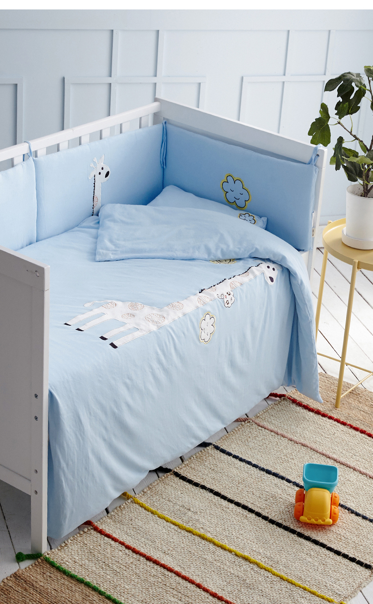 Dapu bé trẻ em thêu dệt kim ba mảnh thiết lập với gối lõi bé bông thêu giường giường quilt cover gối